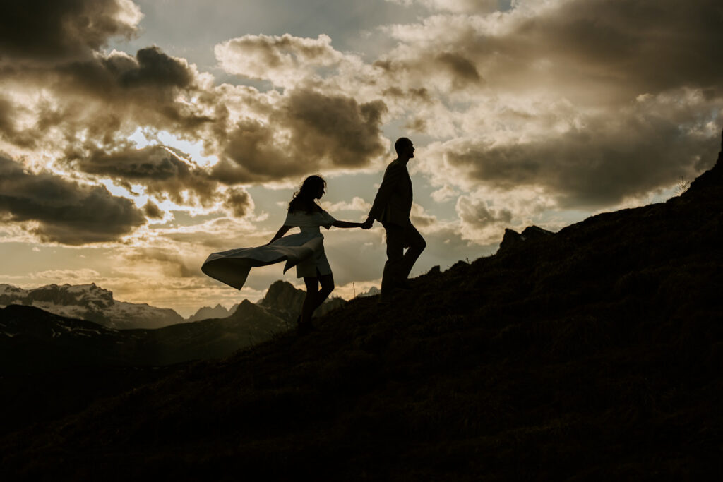 How to elope at Passo Giau as sunset as a sunset silhouette in the Dolomites