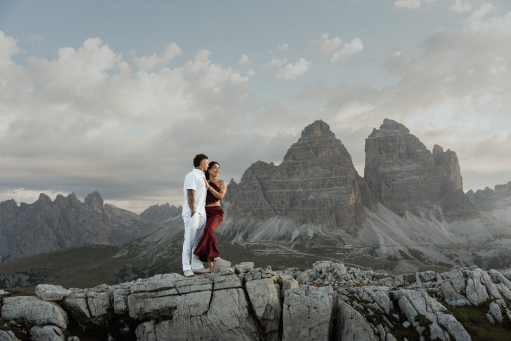 Elopement vendor photographer taking beautiful photos on the wedding day at Cadini di Misurina